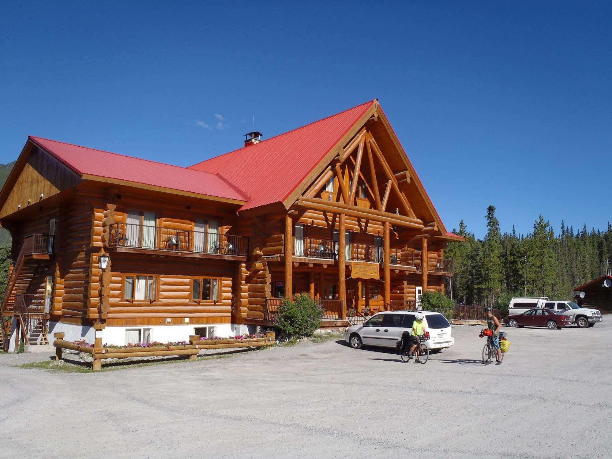 Northern Rockies Lodge Muncho Lake Zewnętrze zdjęcie